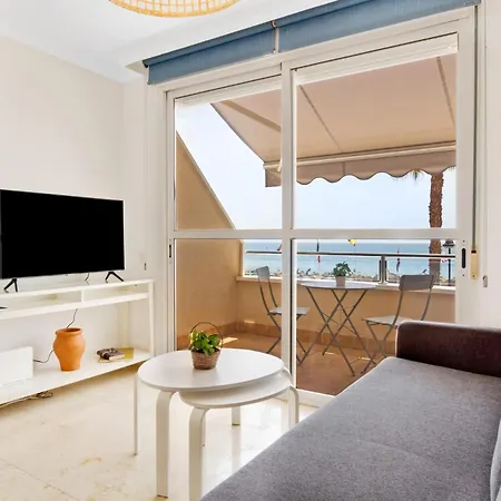 Apartment Casa Lola - Beachfront, Sea View & Parking