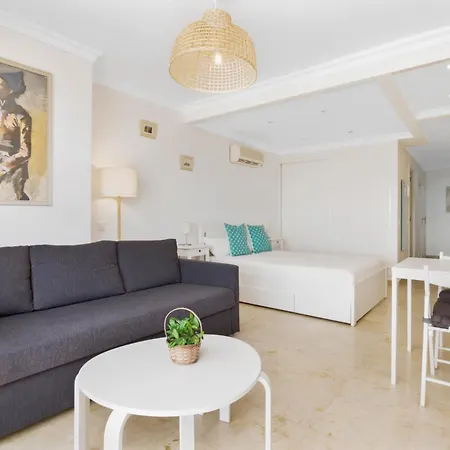 Casa Lola - Beachfront, Sea View & Parking Apartment *