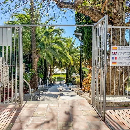 Casa Lola - Beachfront, Sea View & Parking Apartment